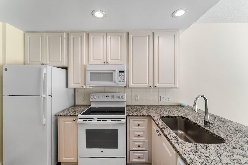 Photo of 51 Live Oak Circle Cir, Tequesta, FL 33469 (MLS # R10795631)