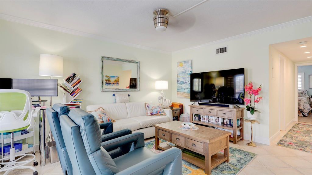 Photo of 2811 NE 51st #5, Fort Lauderdale, FL 33308 (MLS # F10539810)