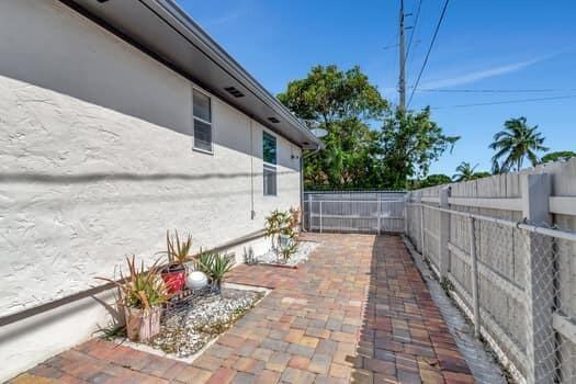 LAKE BOYNTON ESTATES 1 - Residential