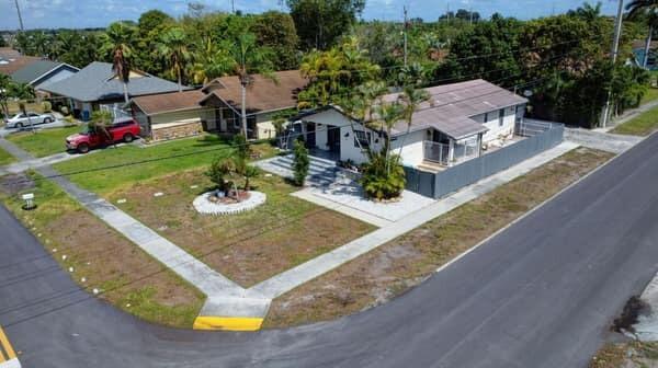 LAKE BOYNTON ESTATES 1 - Residential