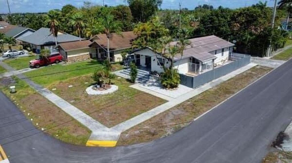 Photo of 701 SW 1st Avenue, Boynton Beach, FL 33426 (MLS # R11138725)