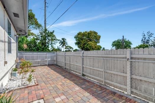 LAKE BOYNTON ESTATES 1 - Residential