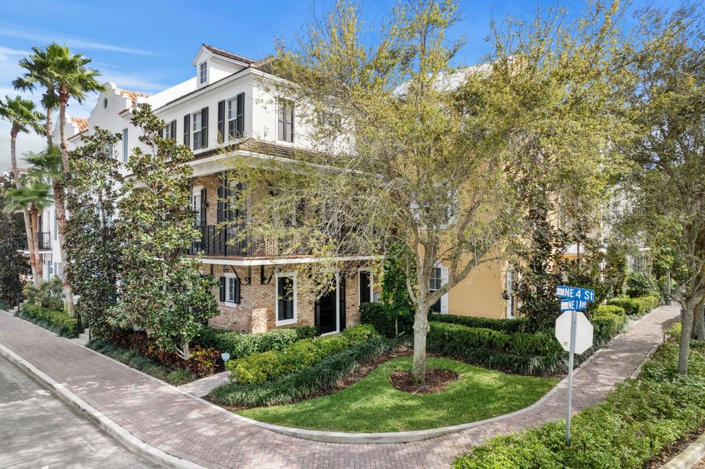 Photo of 135 N Cannery Row Circle, Delray Beach, FL 33444 (MLS # B26003891)