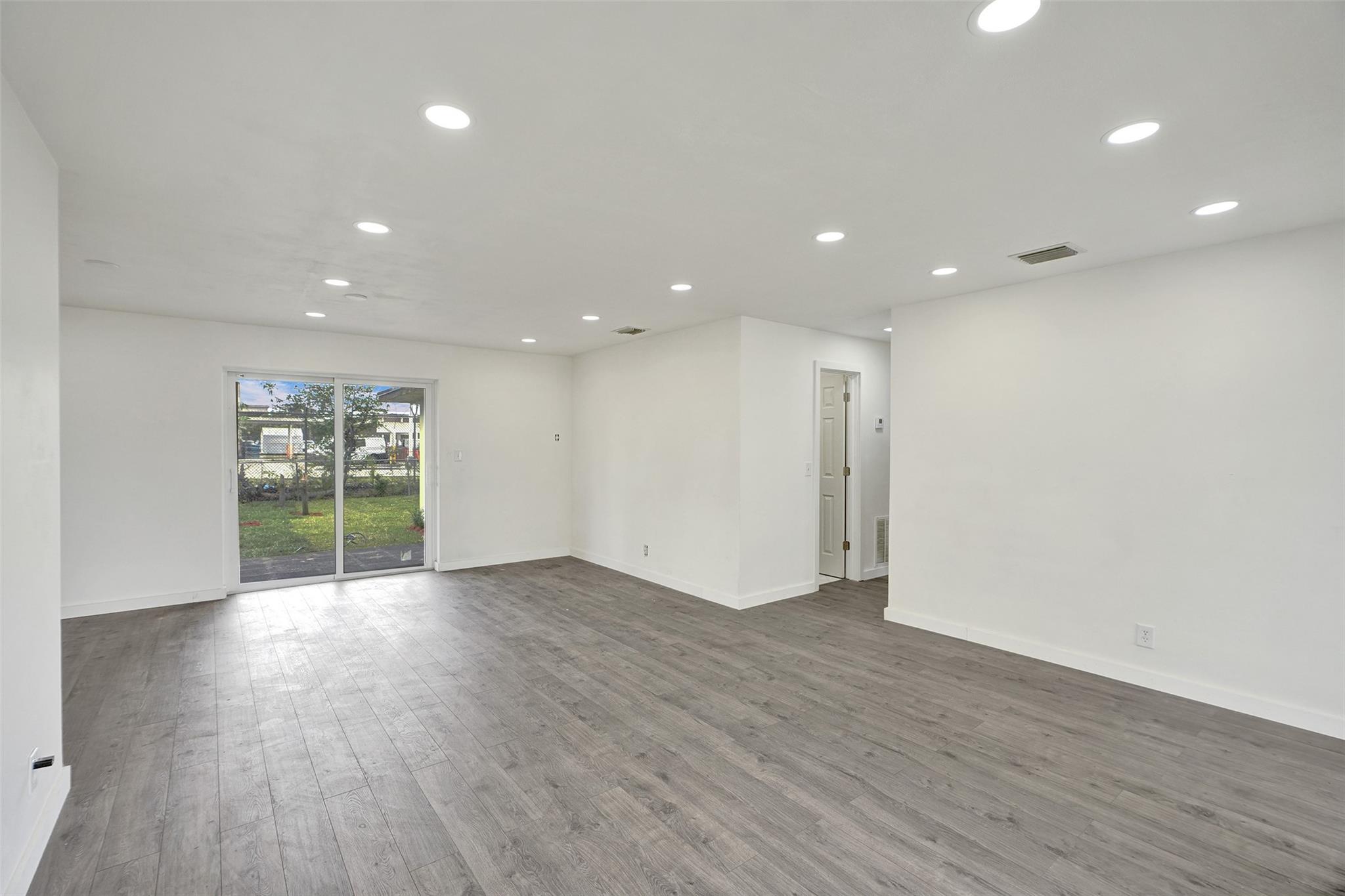 18601 NW 38th Ave