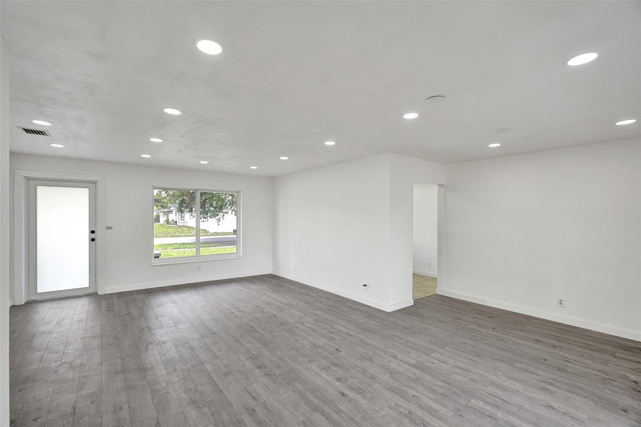 18601 NW 38th Ave