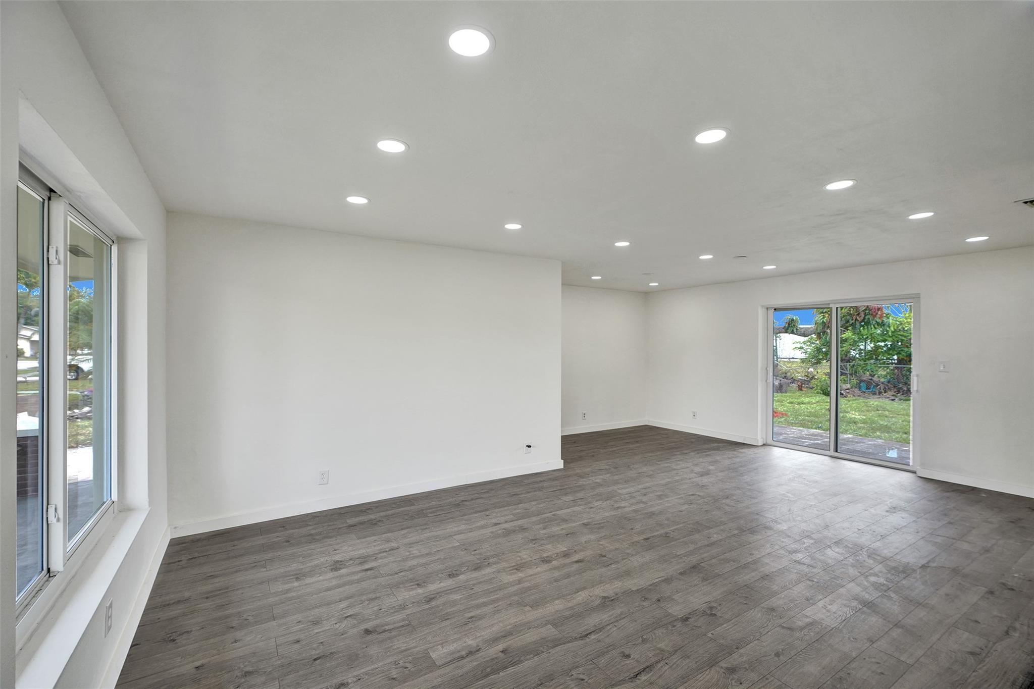 18601 NW 38th Ave