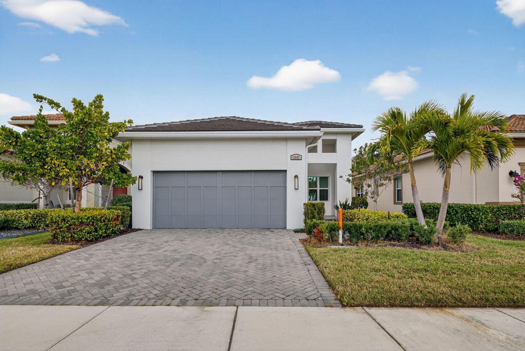 Photo of 11587 SW Visconti Way, Port Saint Lucie, FL 34986 (MLS # R11156948)