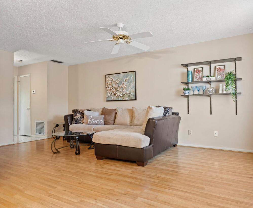 VISTA DEL LAGO CONDO - Residential