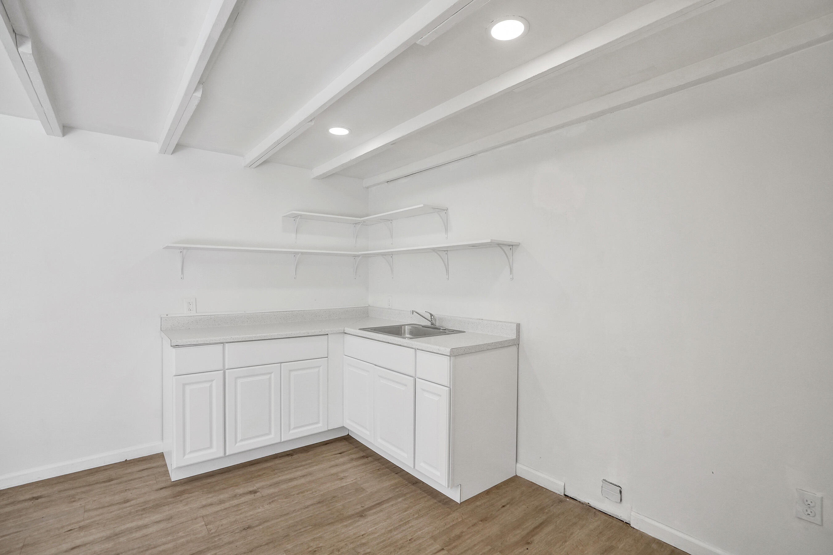 LAUDERDALE PINES - Residential Lease