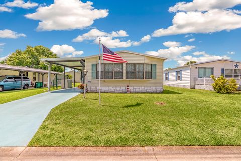 A home in Barefoot Bay