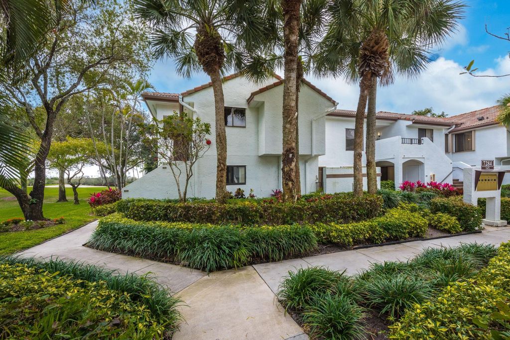 Photo of 7284 Clunie Place #14504, Delray Beach, FL 33446 (MLS # B26012351)