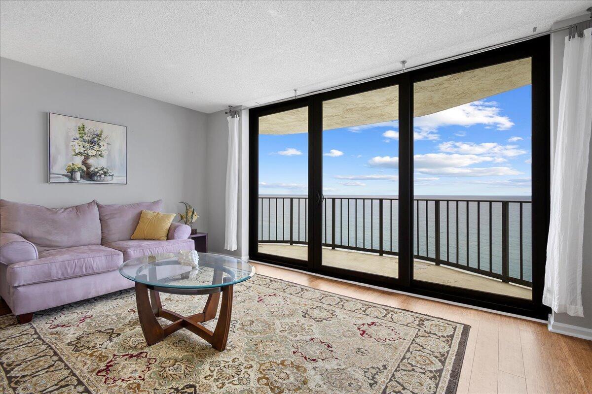 5420 N Ocean Drive 1001