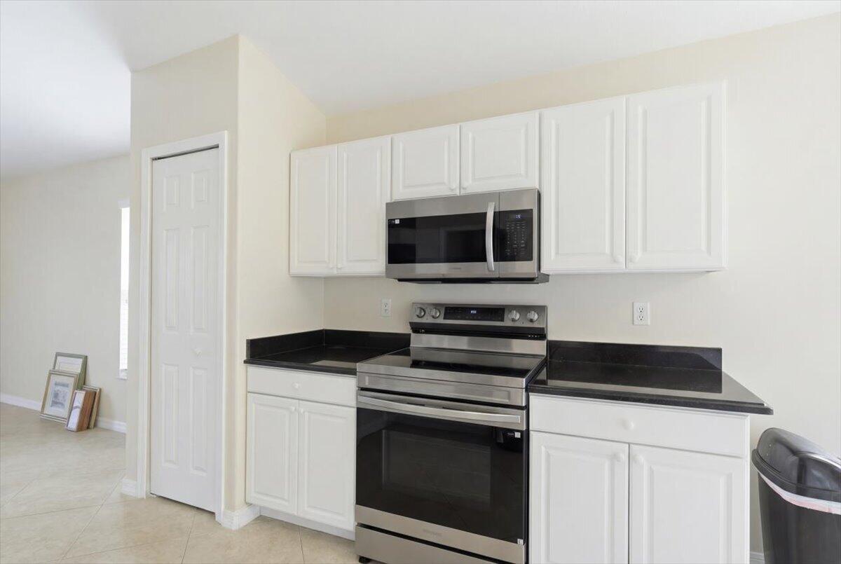 SAWGRASS LAKES PHASE 5 - Residential