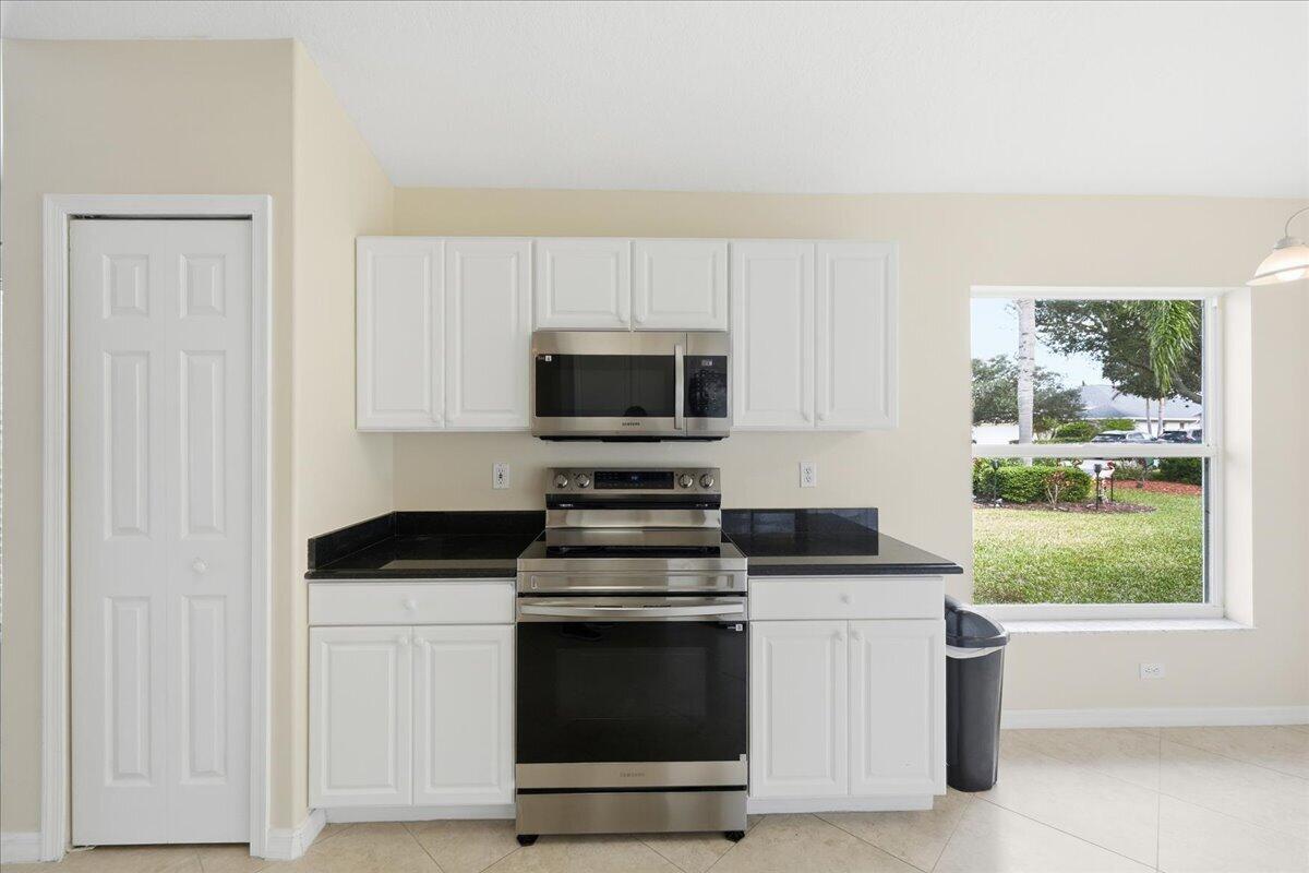 SAWGRASS LAKES PHASE 5 - Residential