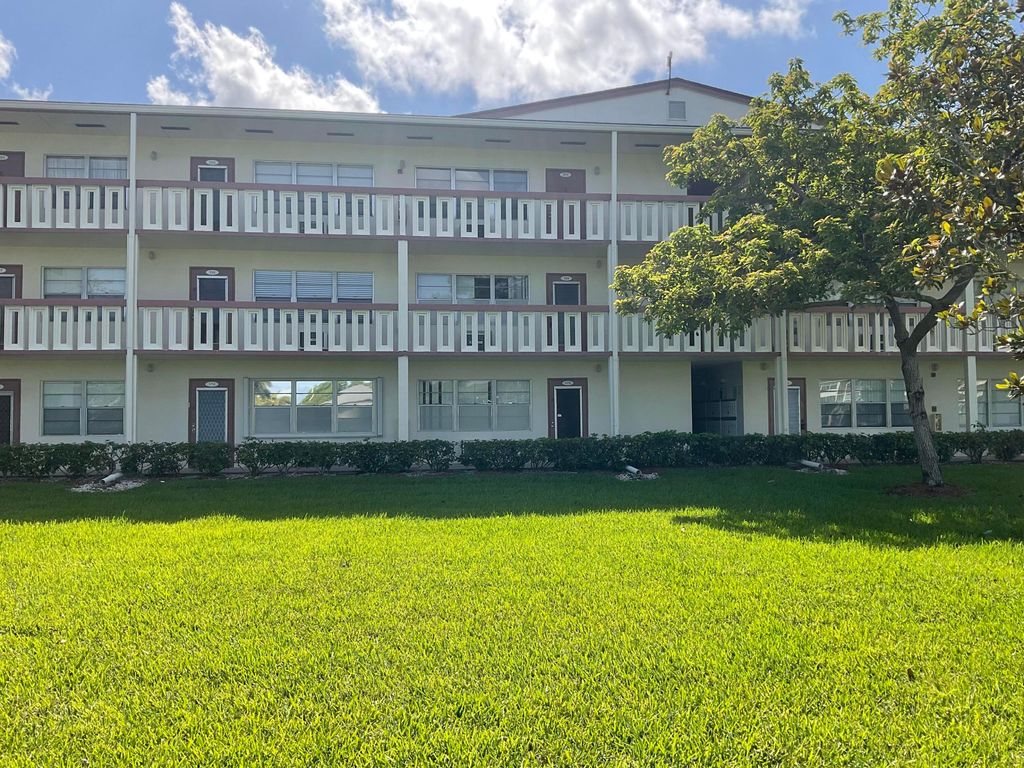 Photo of 189 E Preston Way, Boca Raton, FL 33434 (MLS # B26032697)