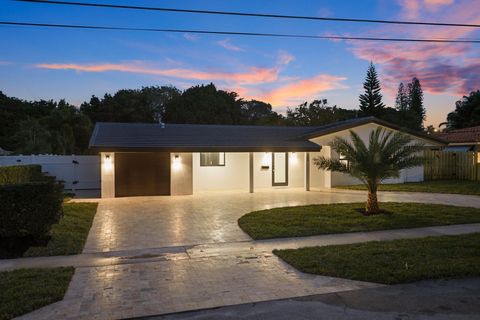 Tiny photo for 550 SW 6th Avenue, Boca Raton, FL 33486 (MLS # F10551118)