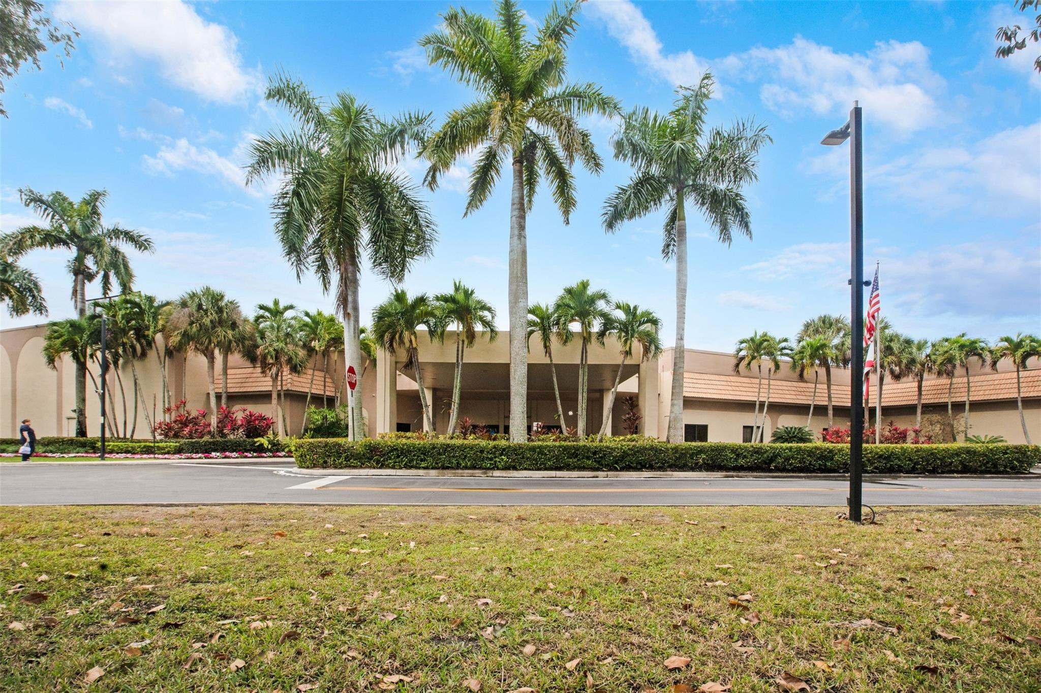 VILLAS OF BONAVENTURE - Residential