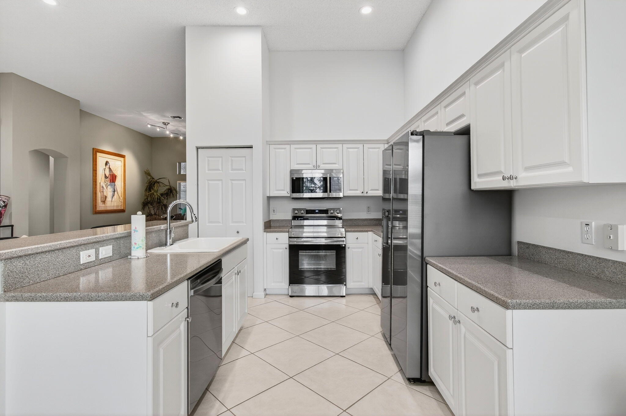 ABERDEEN COUNTRY CLUB - Residential