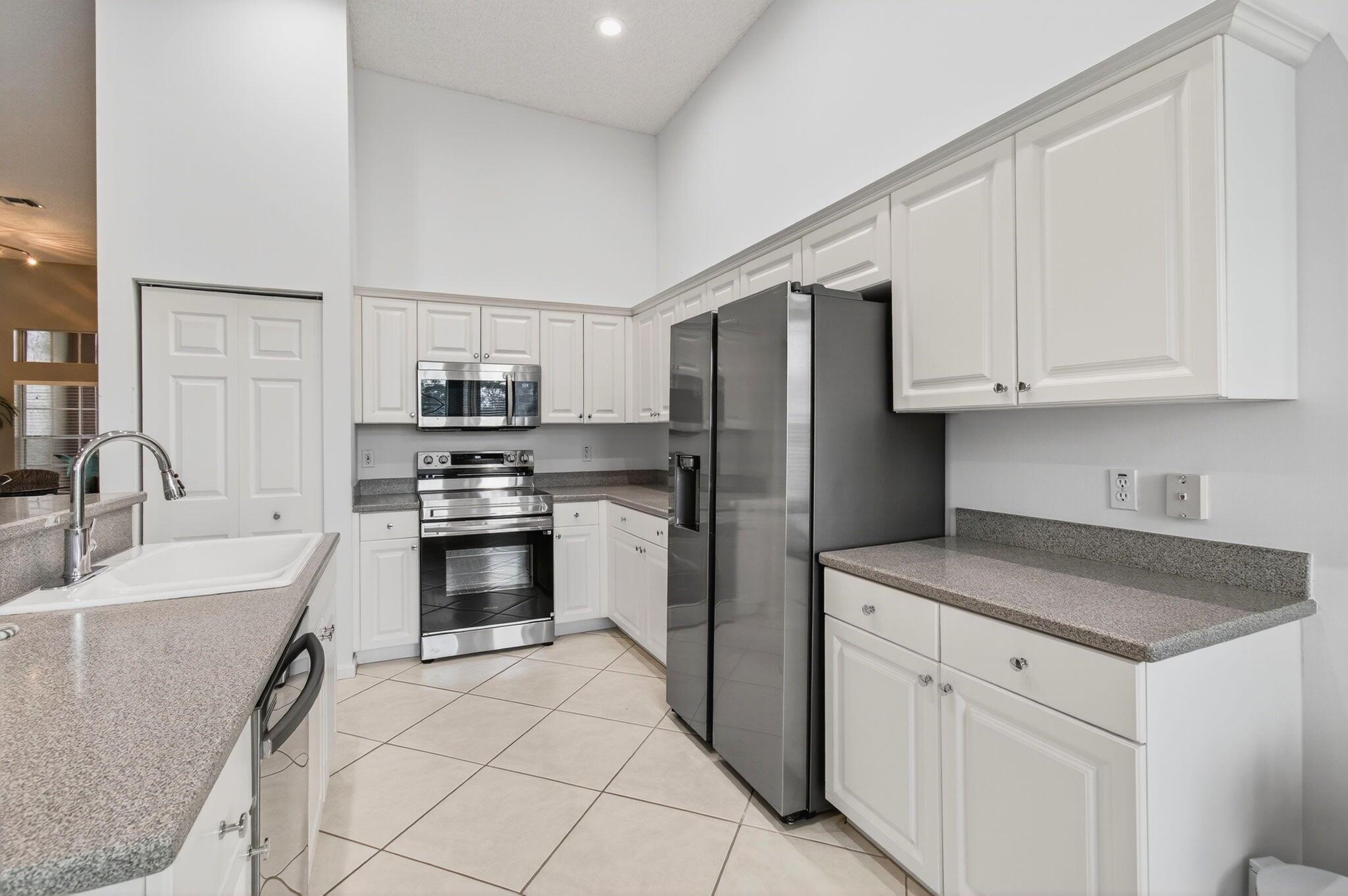 ABERDEEN COUNTRY CLUB - Residential