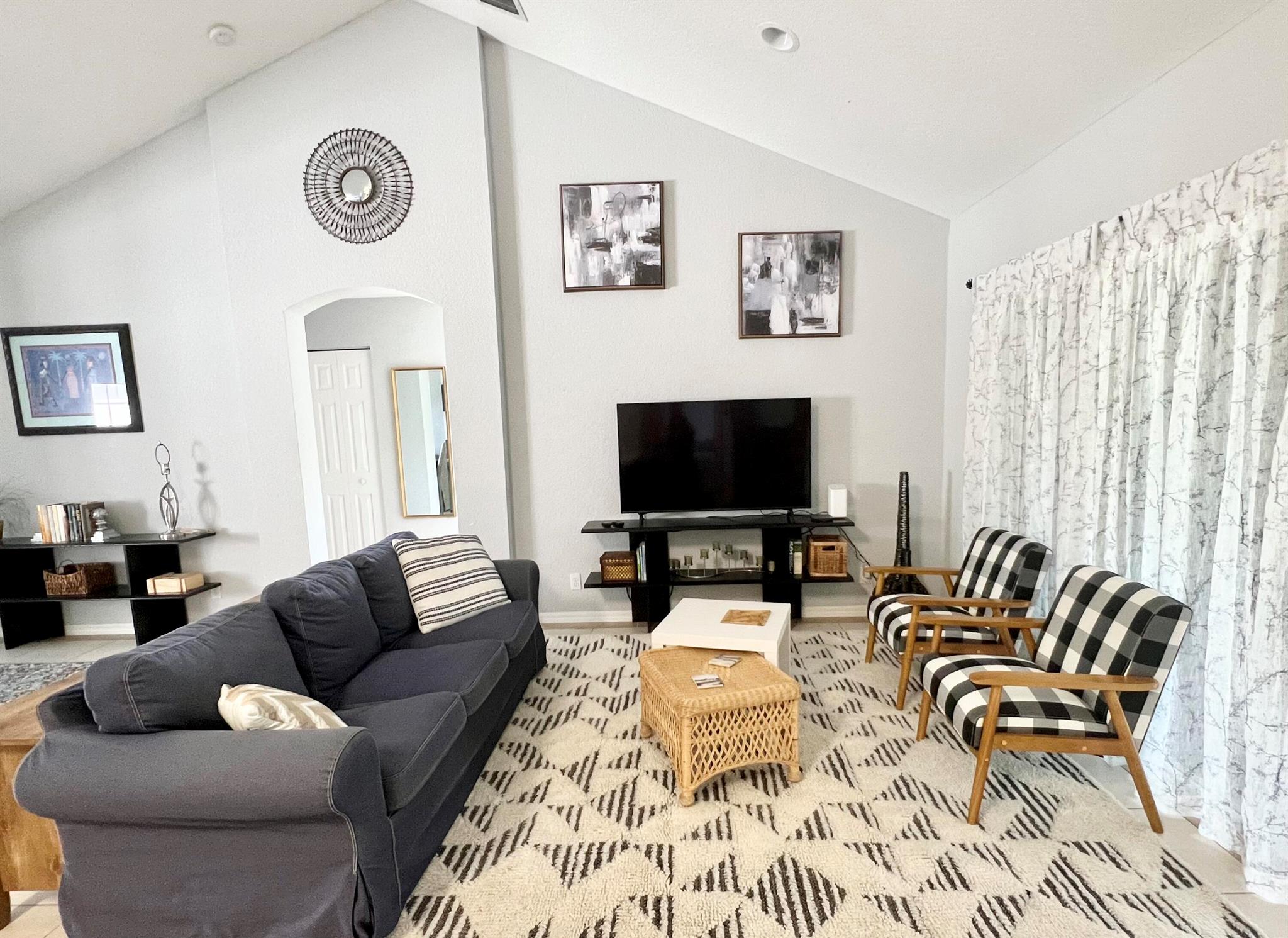 DELRAY GARDEN ESTS PL 3 - Residential Lease