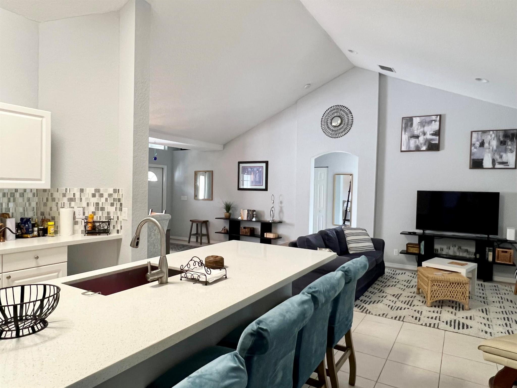 DELRAY GARDEN ESTS PL 3 - Residential Lease