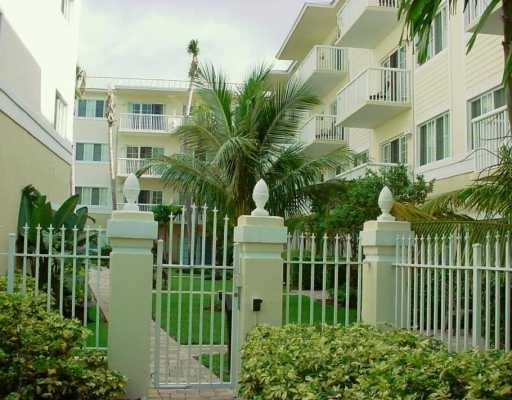 PINE CREST VILLAGE I AT - Residential