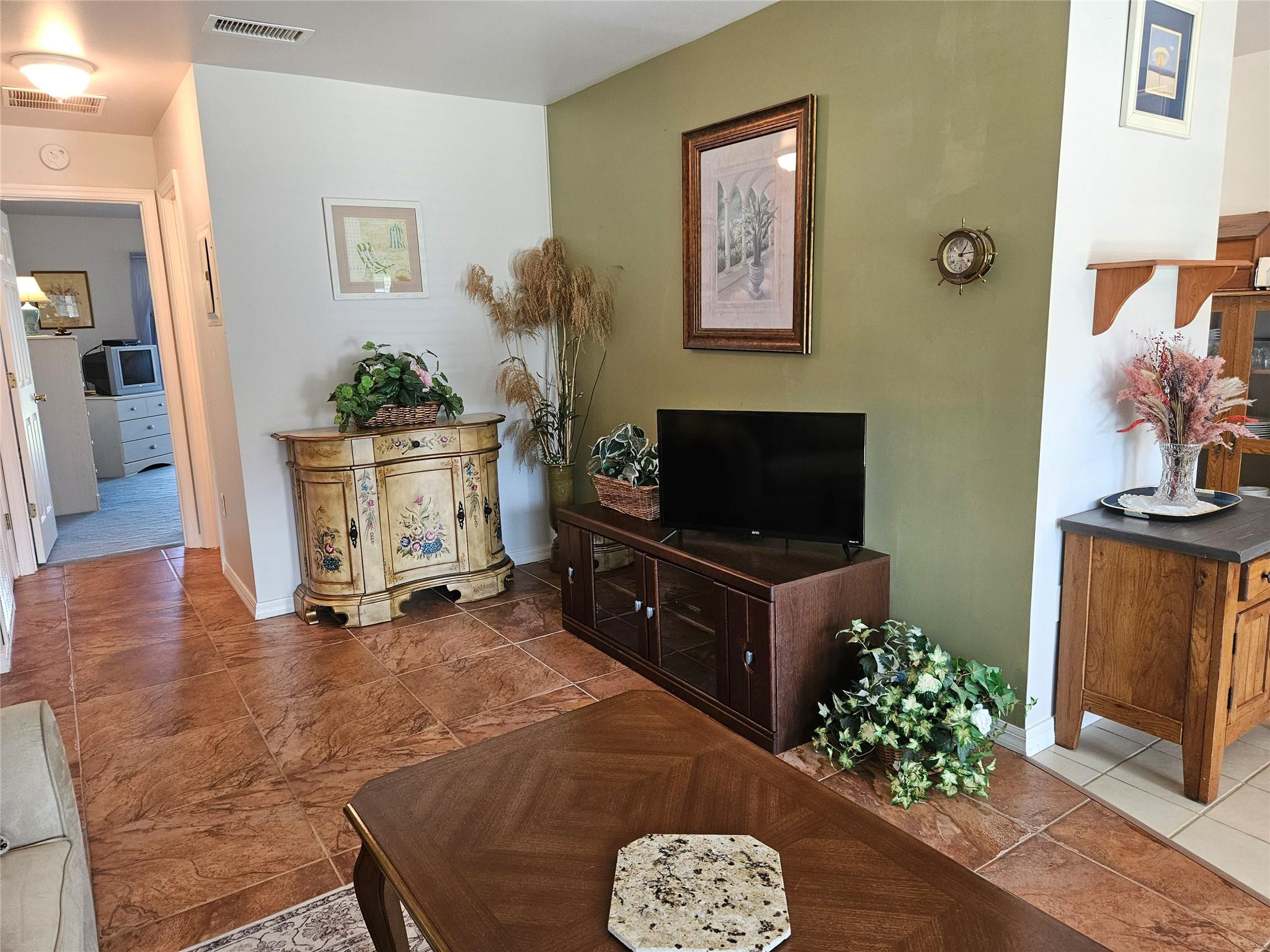 VISTA ROYALE PHASE IV BLDGS 83-111 - Residential