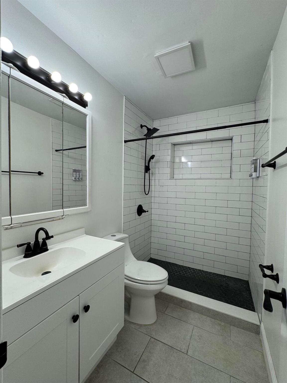 BEACH CLUB COLONY SECTION - Residential Lease