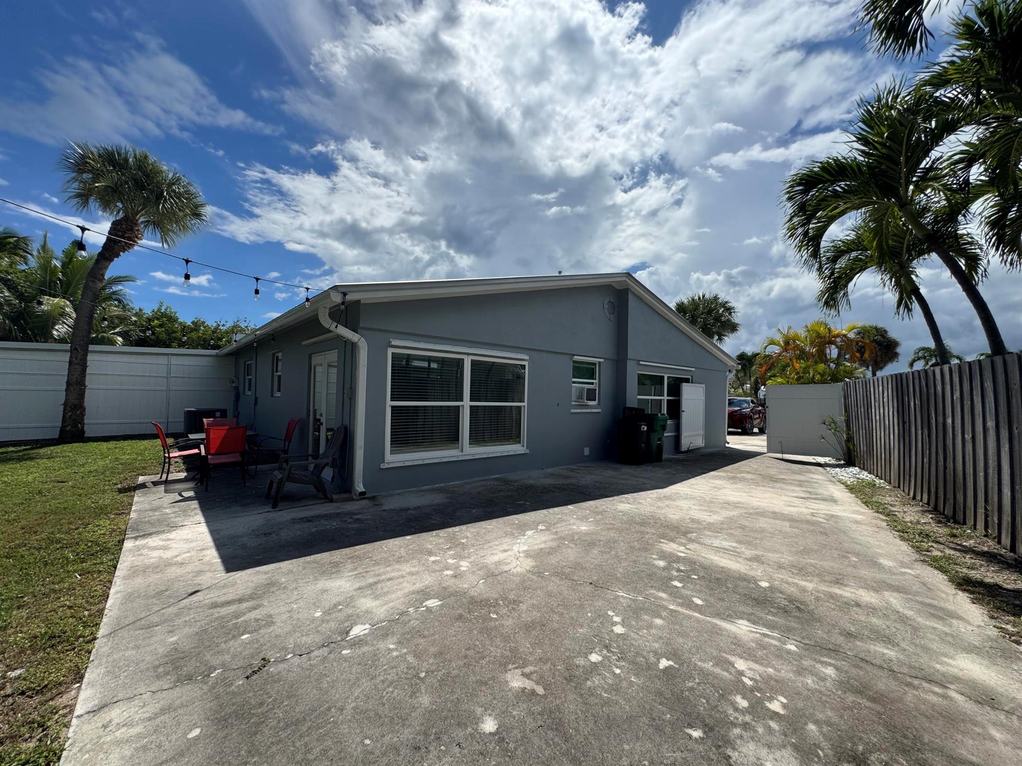 BEACH CLUB COLONY SECTION - Residential Lease