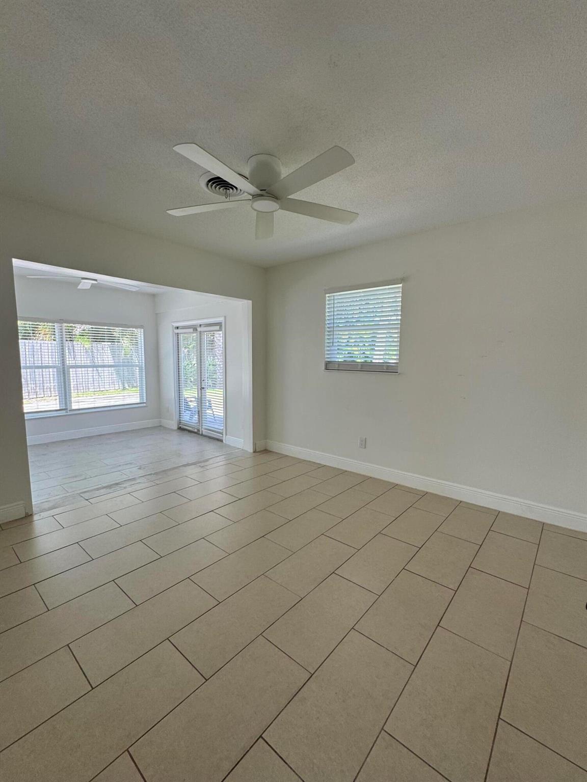BEACH CLUB COLONY SECTION - Residential Lease