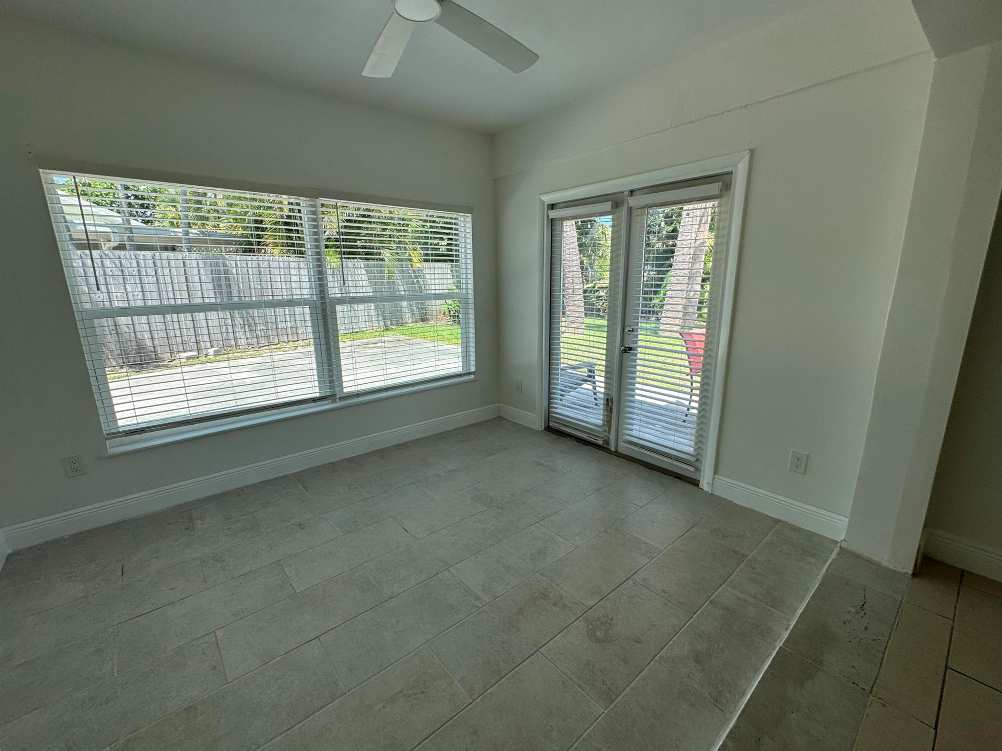 BEACH CLUB COLONY SECTION - Residential Lease