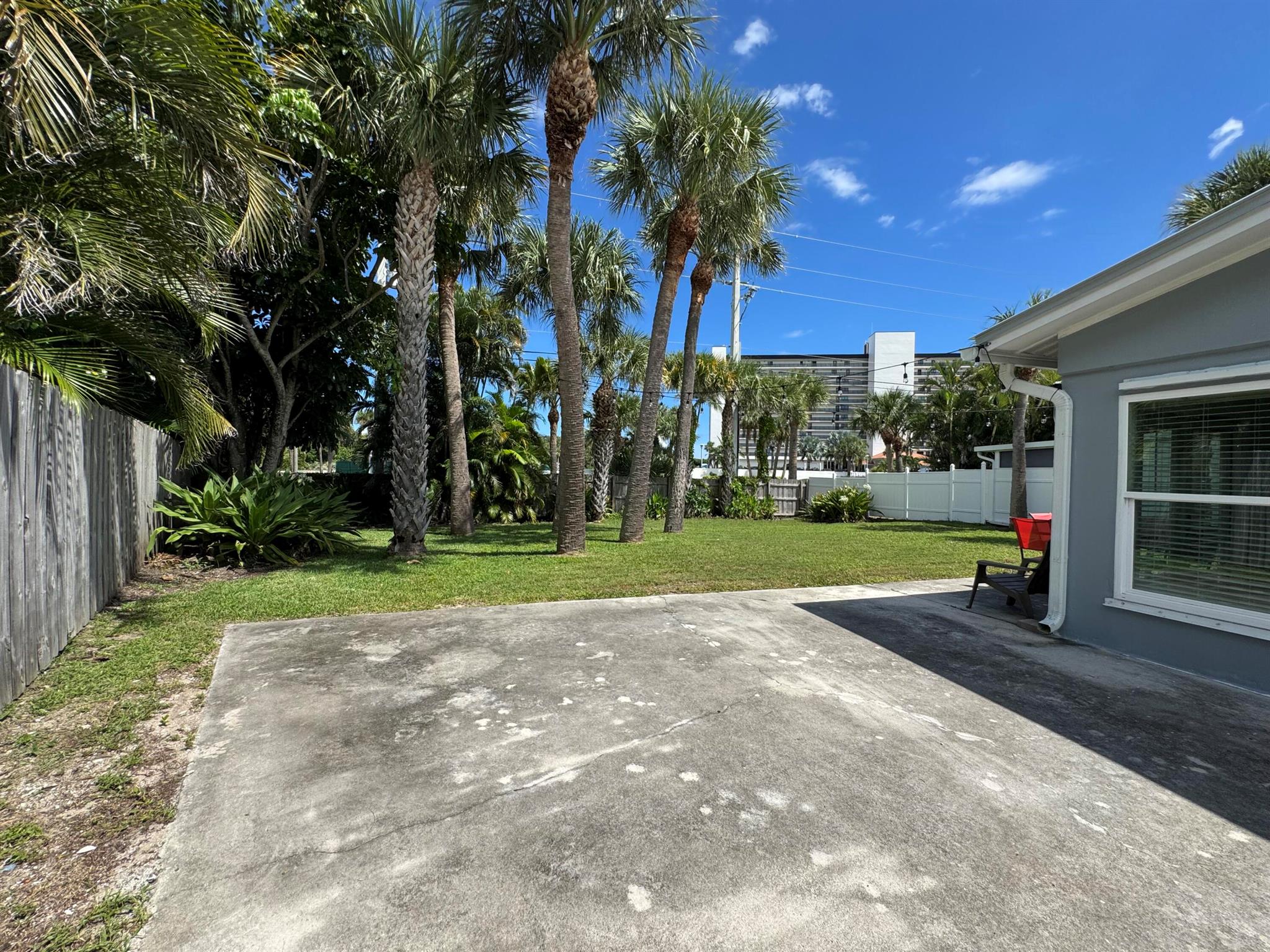 BEACH CLUB COLONY SECTION - Residential Lease