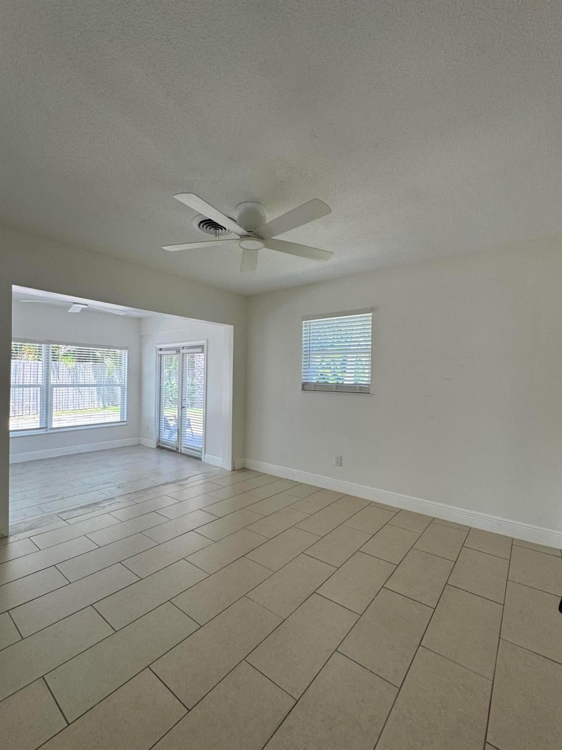BEACH CLUB COLONY SECTION - Residential Lease