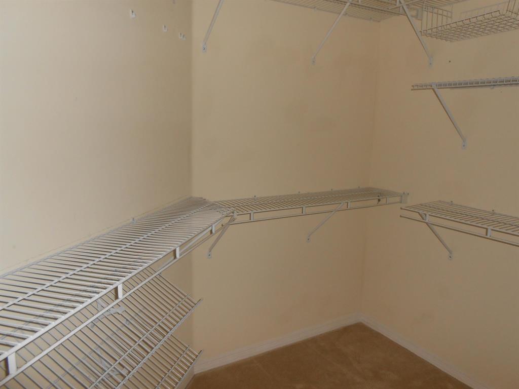 LAKEFOREST POINTE - Residential