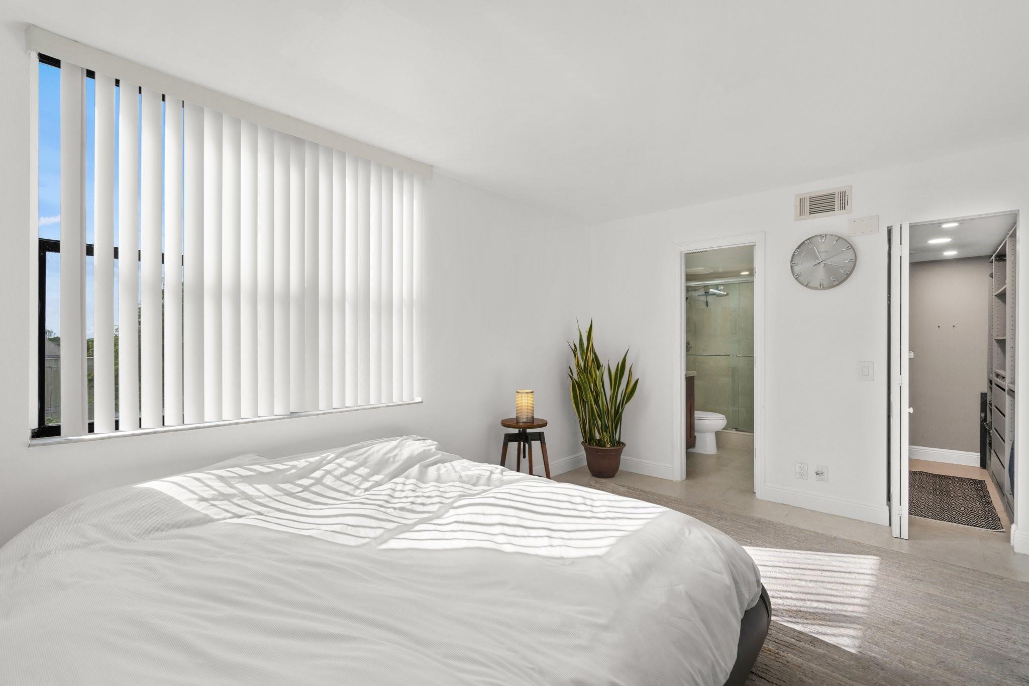 Lake Emerald Condo Three - Residential Lease