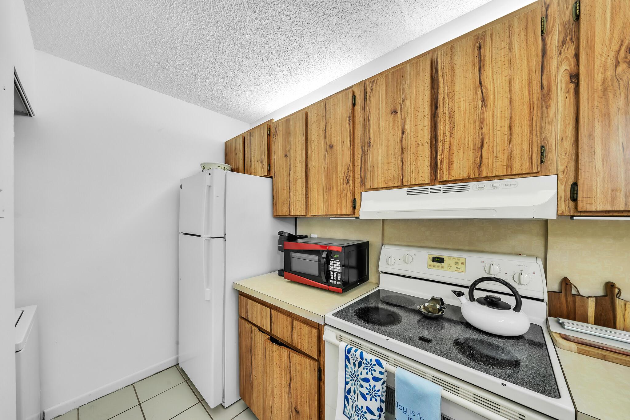 GLENBROOK CONDO - Residential Lease