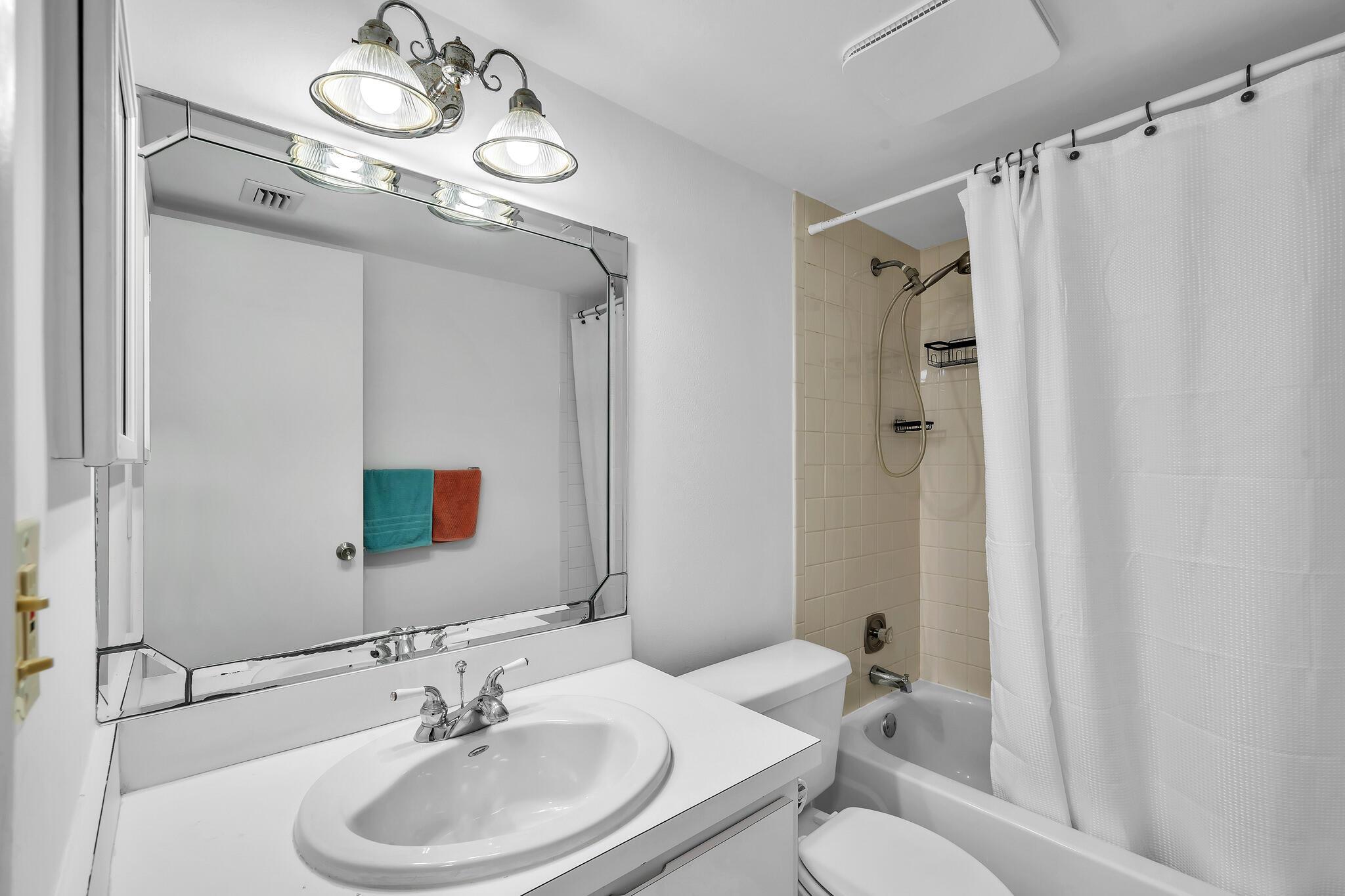 GLENBROOK CONDO - Residential Lease