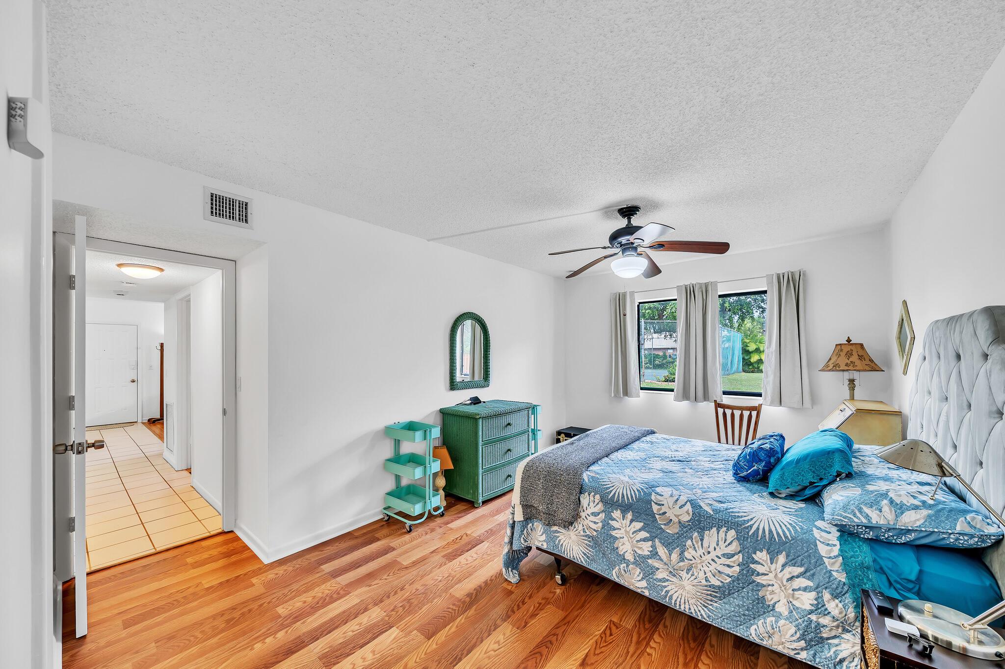 GLENBROOK CONDO - Residential Lease