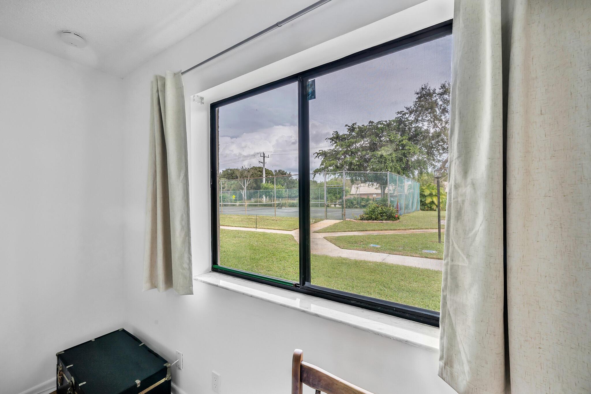 GLENBROOK CONDO - Residential Lease