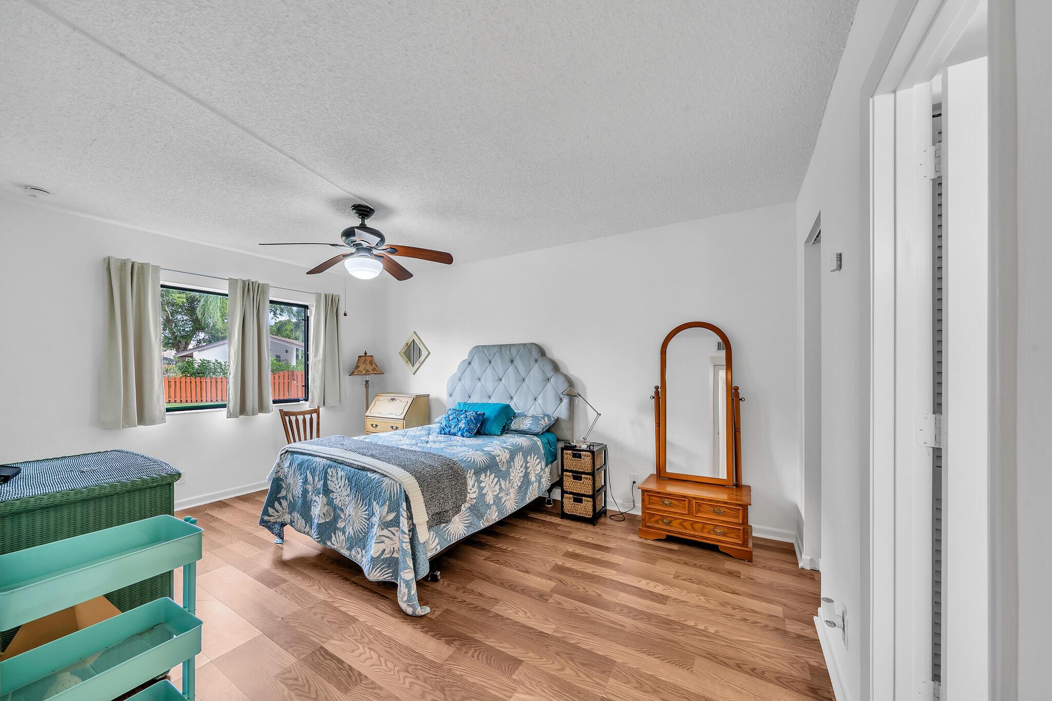 GLENBROOK CONDO - Residential Lease