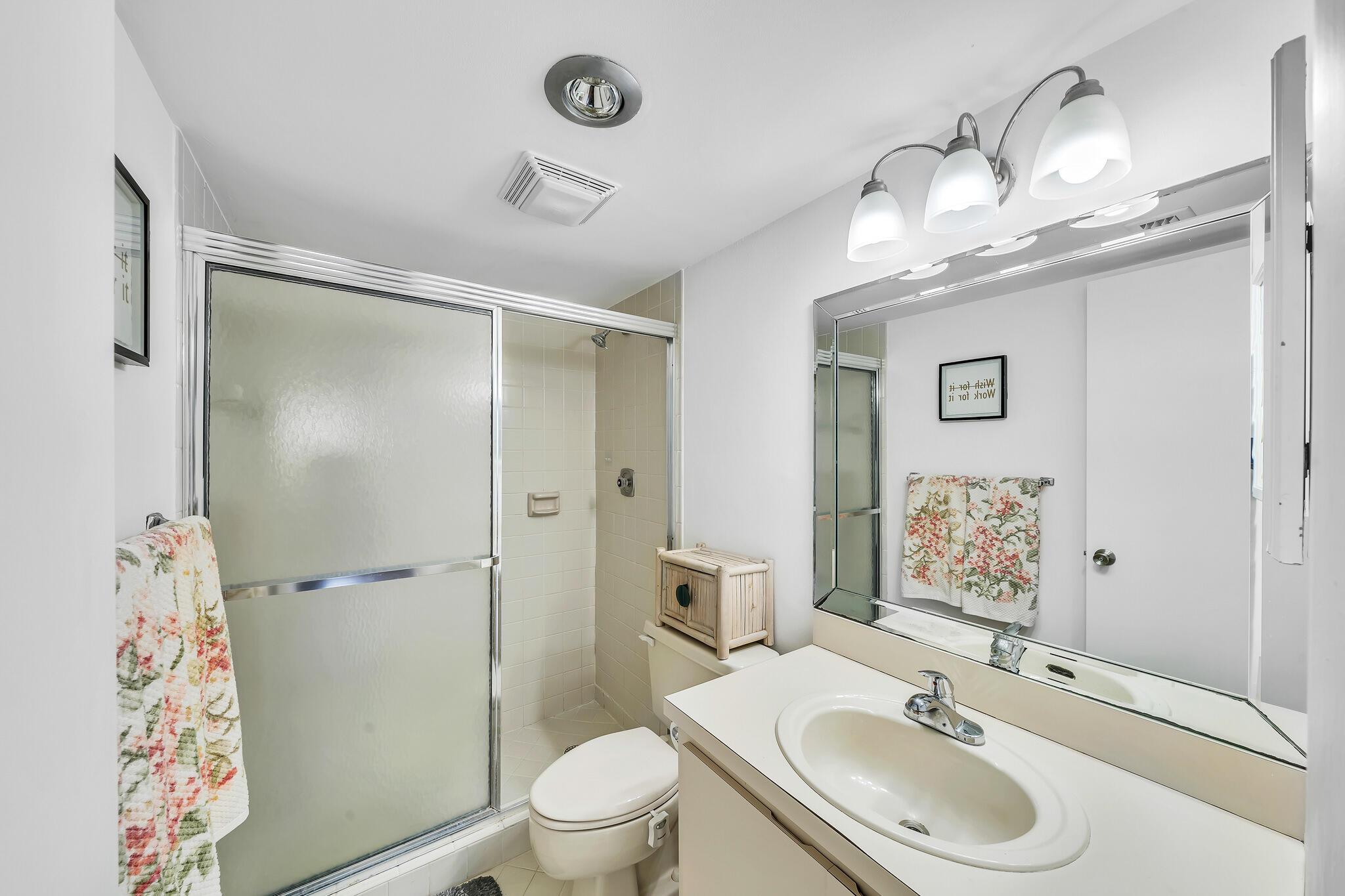 GLENBROOK CONDO - Residential Lease