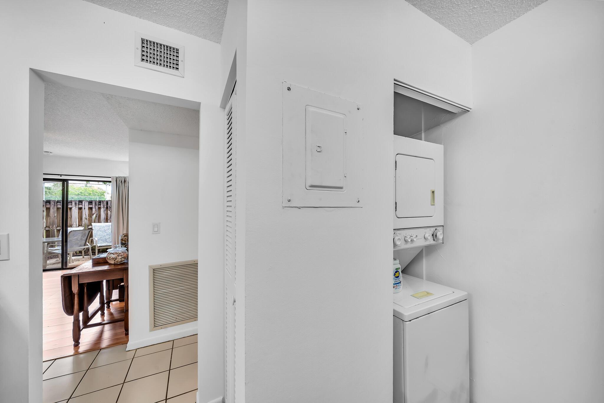 GLENBROOK CONDO - Residential Lease