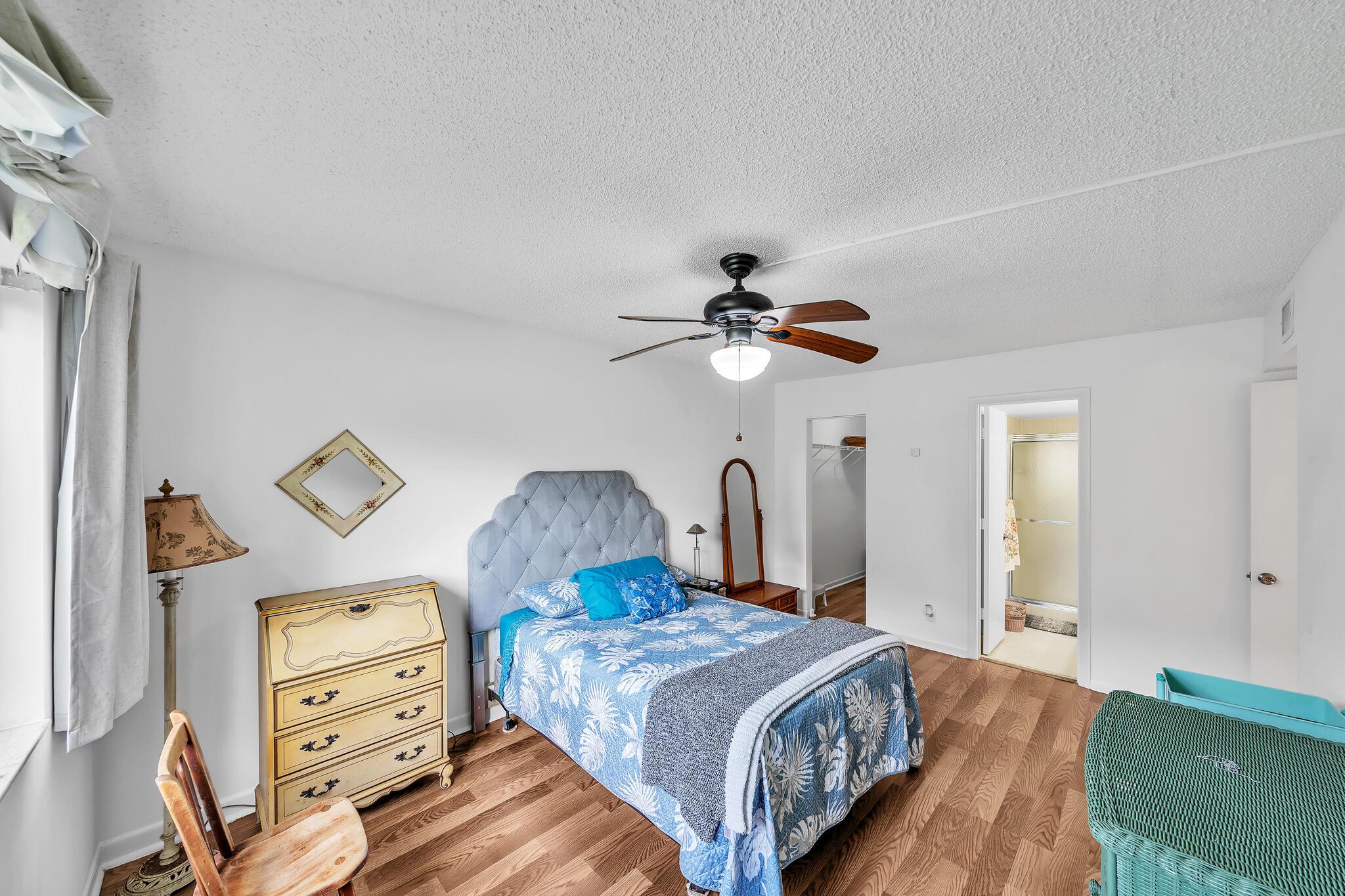 GLENBROOK CONDO - Residential Lease