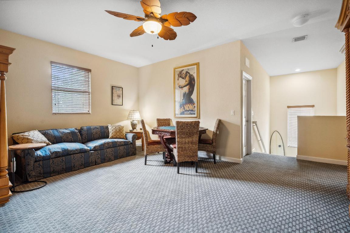 5437 SW Honeysuckle Court