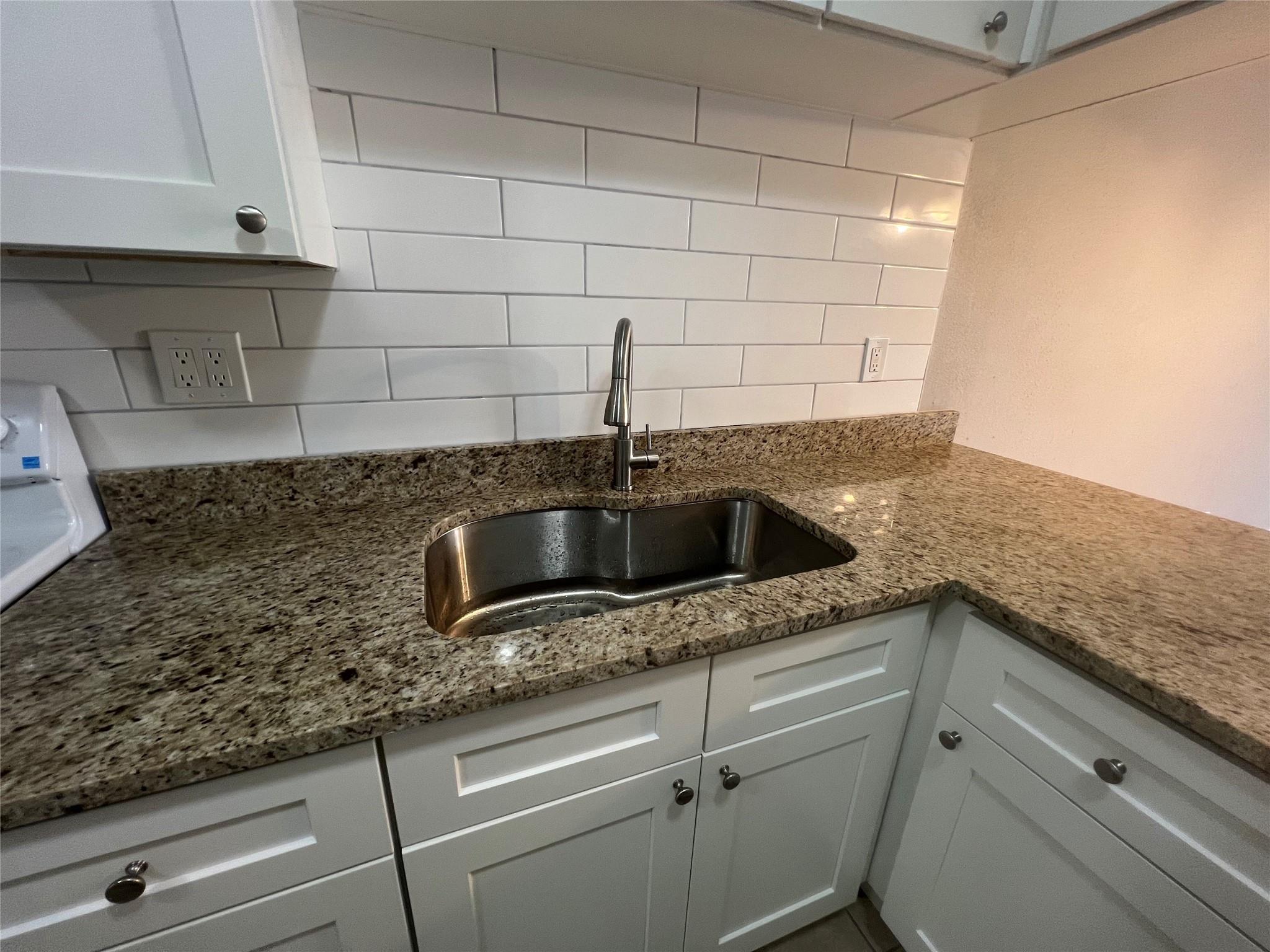 T H Jacksons Add To Deerf - Residential Lease