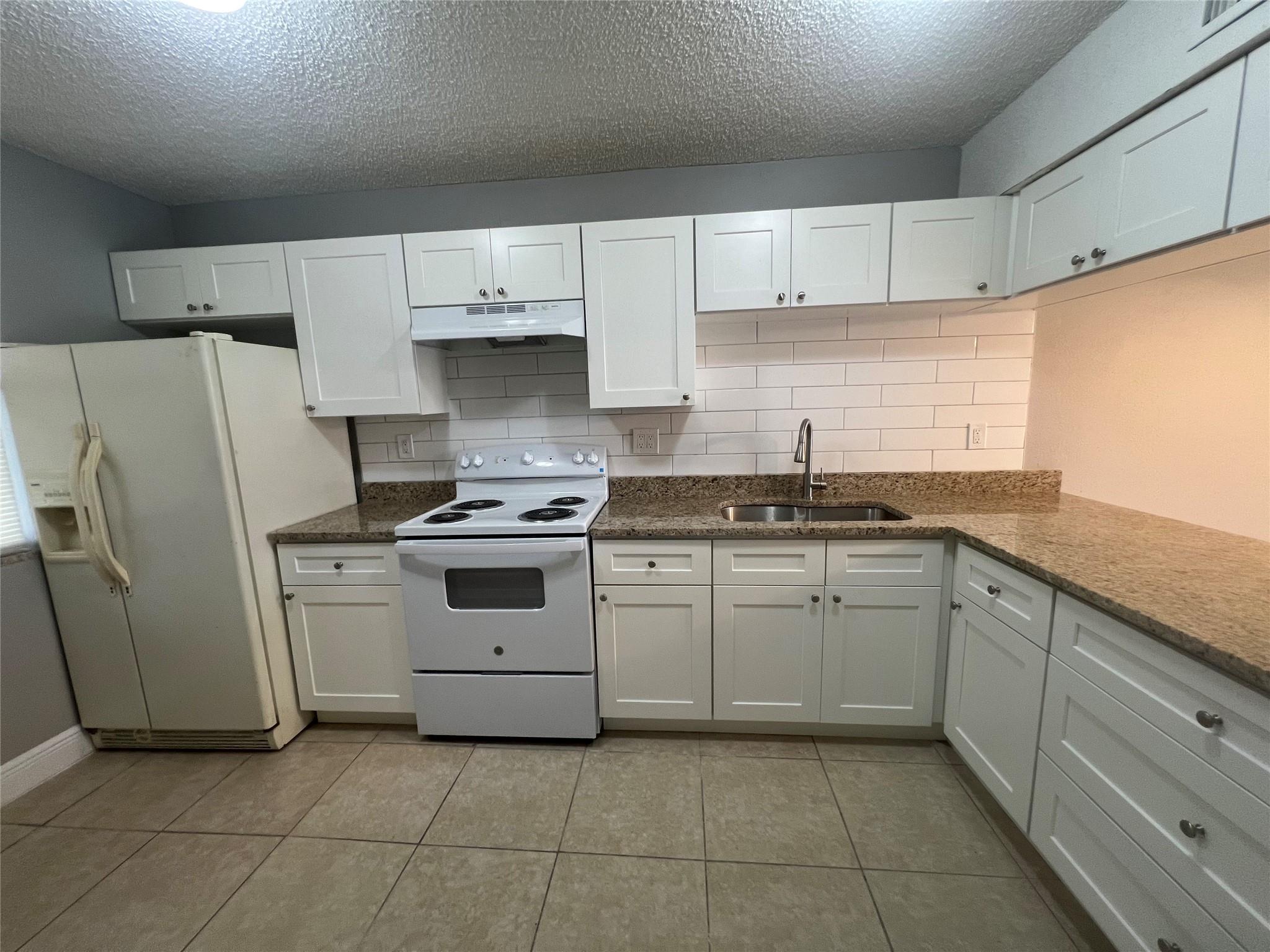 T H Jacksons Add To Deerf - Residential Lease