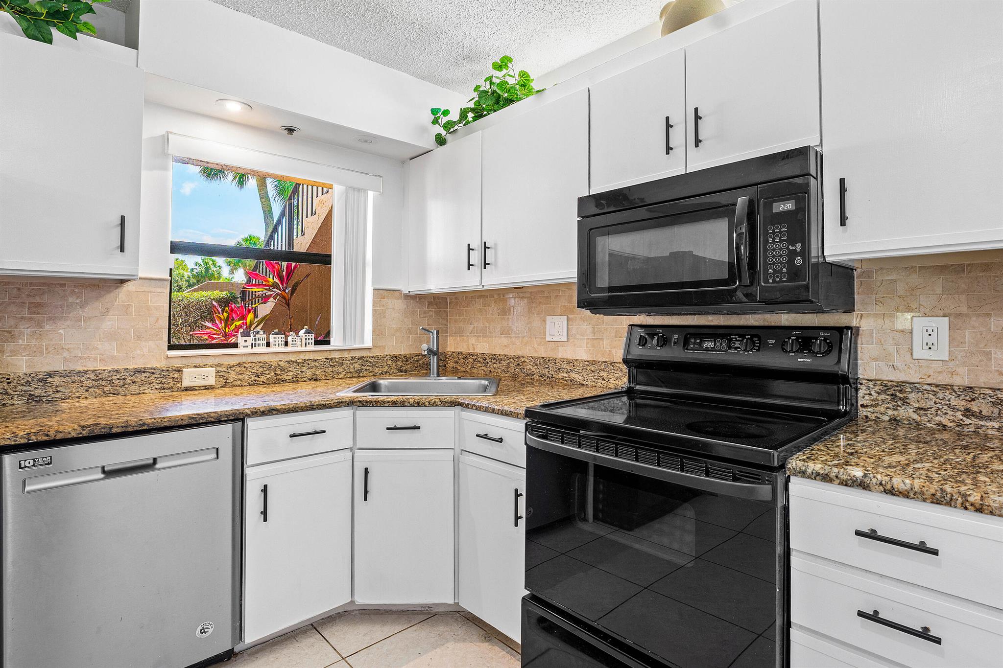 BOCA GLADES CONDO A THRU - Residential