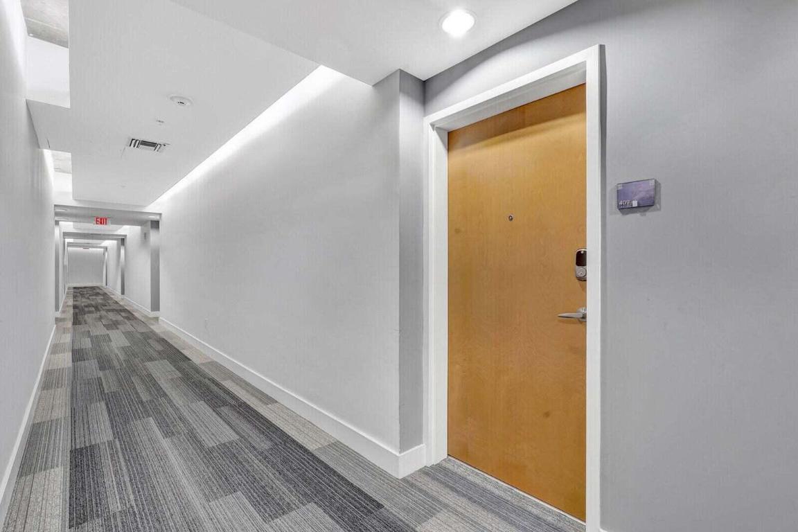 300 S Australian Avenue 409