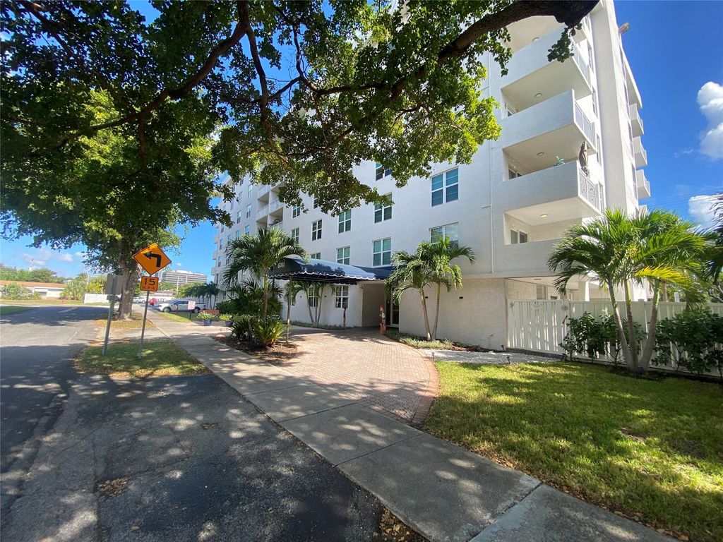 Photo of 6000 NE 22nd Way #1F, Fort Lauderdale, FL 33308 (MLS # F10538923)