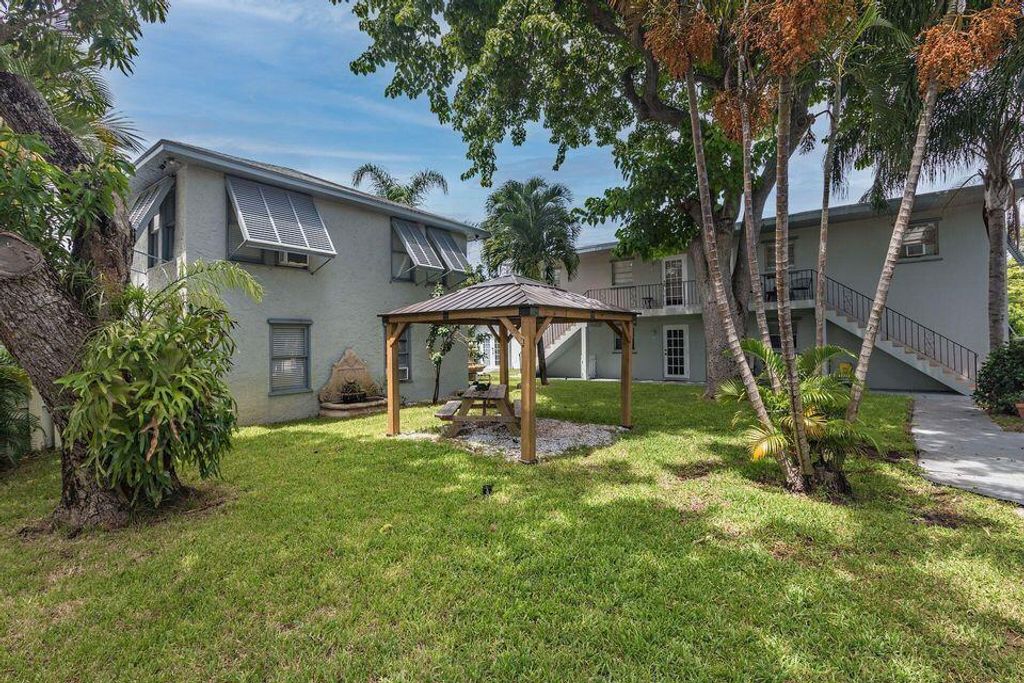 Photo of 4205 N Flagler Drive #4, West Palm Beach, FL 33407 (MLS # R10761075)